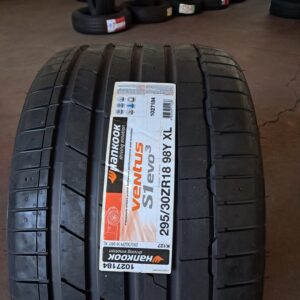 Hankook Est. 295/30 R18 98Y XL